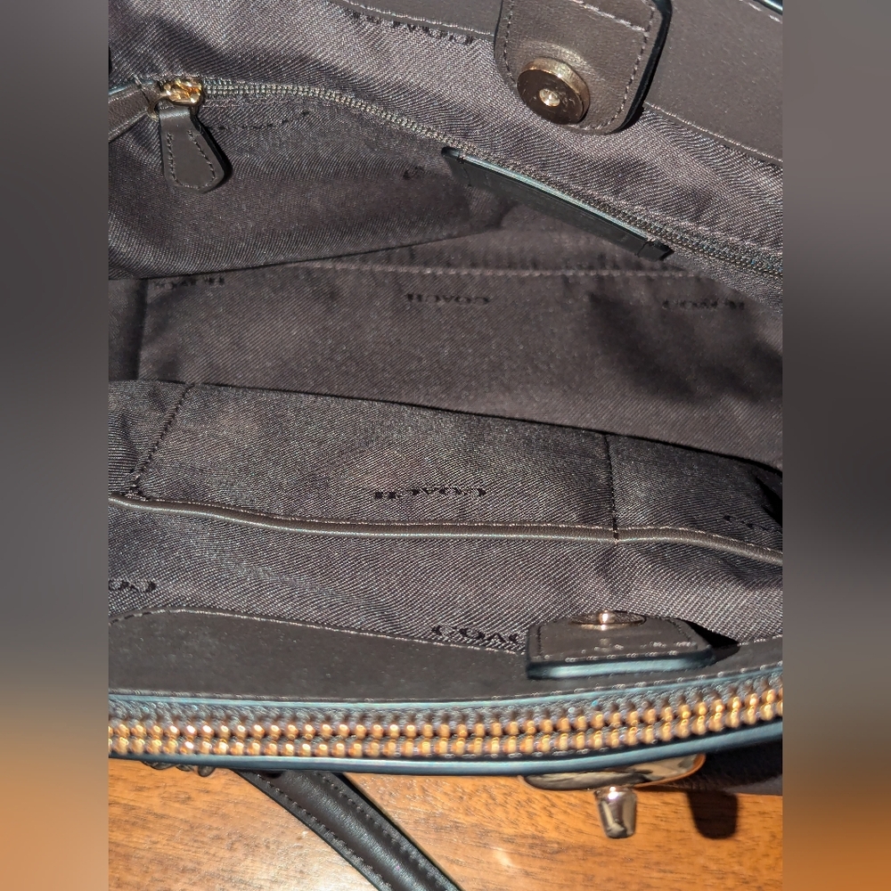 🆓ITEM! Coach Brown Shoulder Bag/Purse+FREE NWT travel size Billie Eilish scent! - Picture 6 of 14